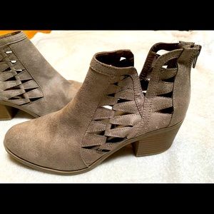 TAUPE SUEDE CUT-OUT LOW BOOTS, size 9